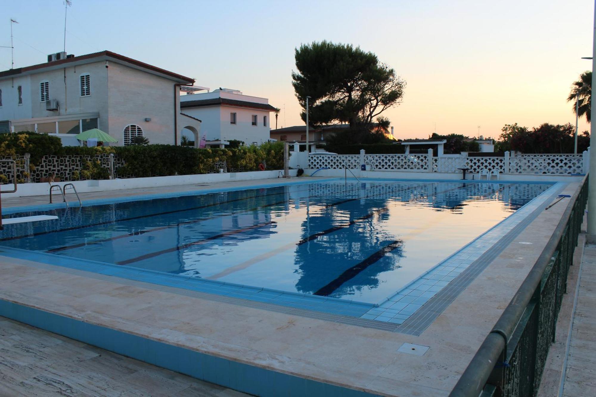 Luca'S House Bed & Breakfast Giovinazzo Exterior photo