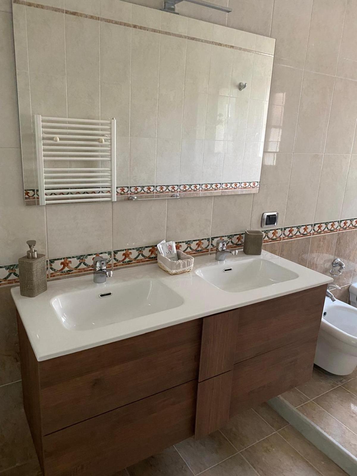 Luca'S House Bed & Breakfast Giovinazzo Exterior photo