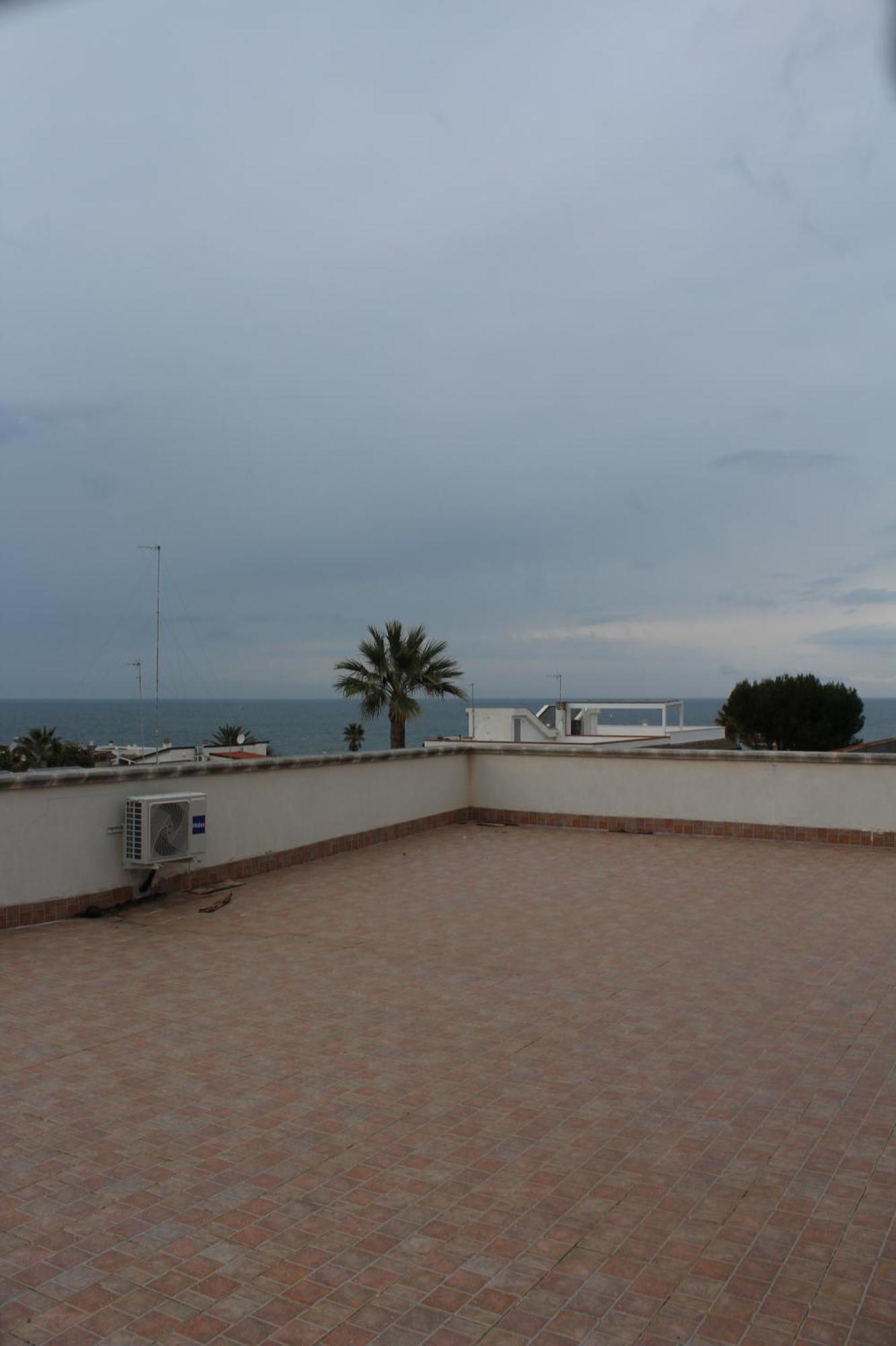 Luca'S House Bed & Breakfast Giovinazzo Exterior photo